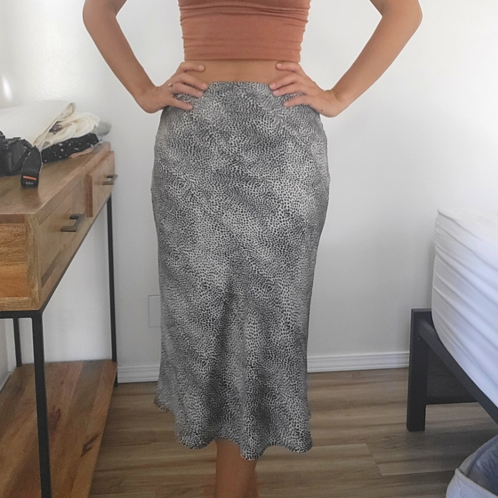 Leopard print satin skirt